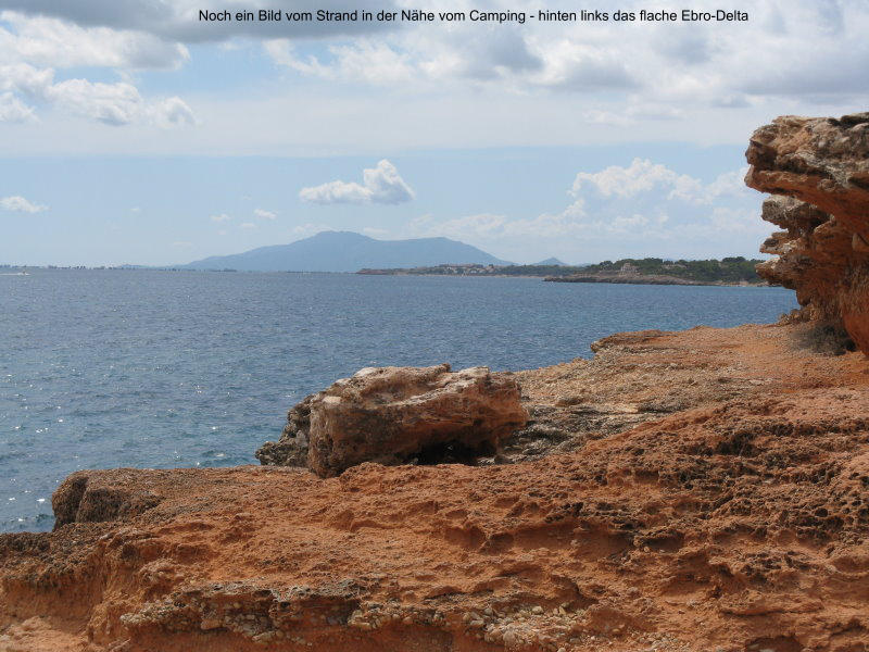 Noch ein Bild vom Strand in der N�he vom Camping - hinten links das flache Ebro-Delta